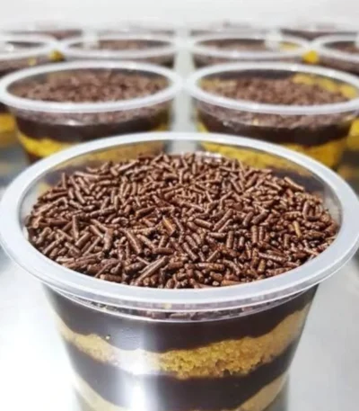 Bolo de pote de cenoura com chocolate