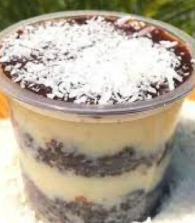 Bolo no pote prestígio